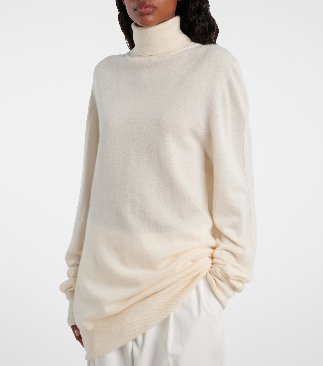 Lizzy cashmere turtleneck sweater | The Row