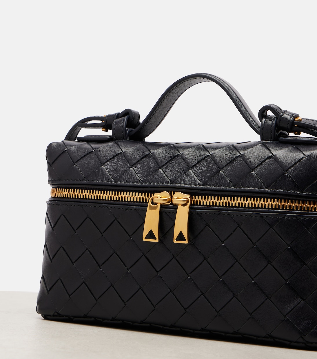 Bang Bang Intrecciato leather vanity bag | Bottega Veneta