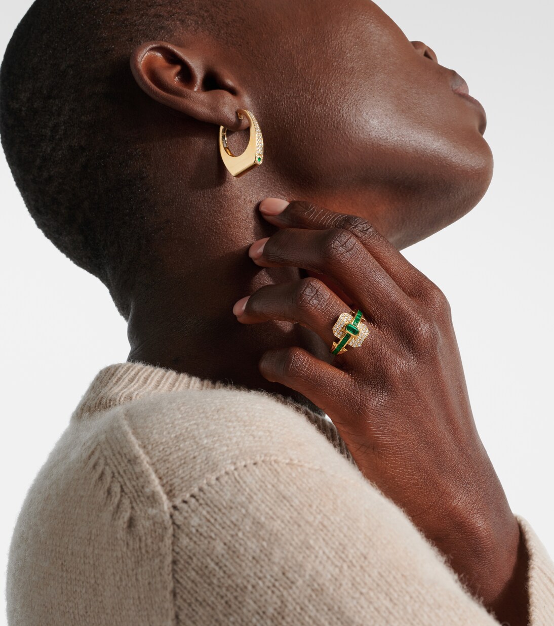 Bague Shield en or 18 ct, diamants et émeraudes | Rainbow K