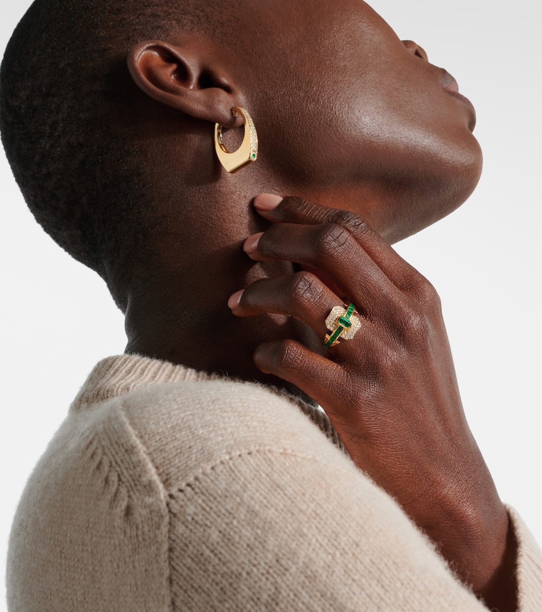 Bague Shield en or 18 ct, diamants et émeraudes | Rainbow K