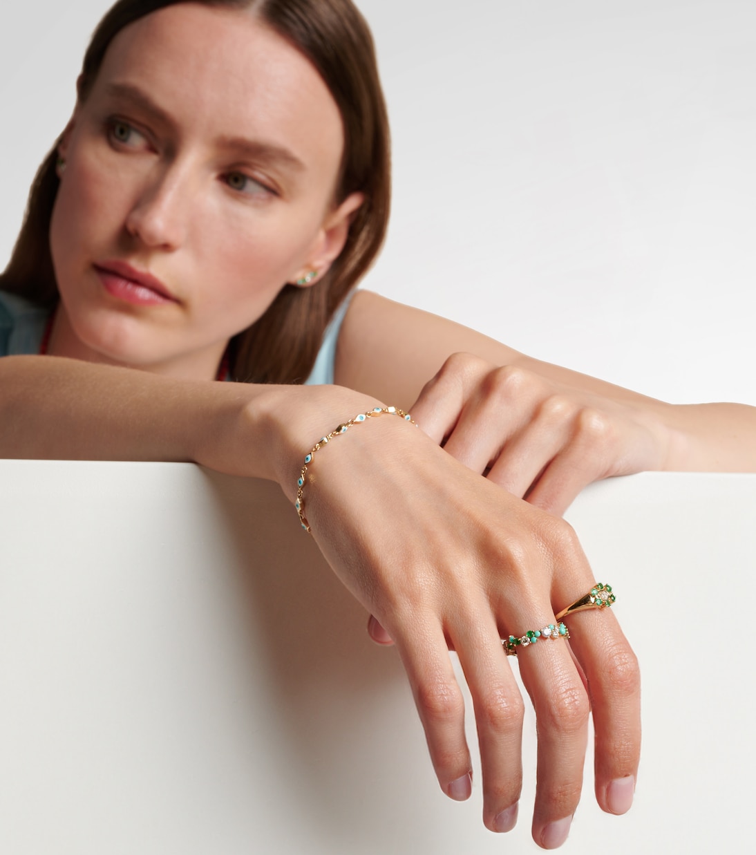 Bague en or 14 ct, diamants et émeraudes | Sydney Evan