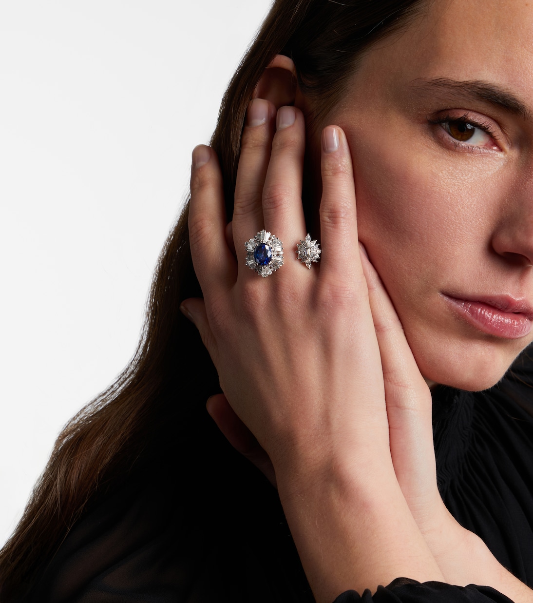 18kt white gold (750/1000) ring with diamonds and sapphires | Yeprem