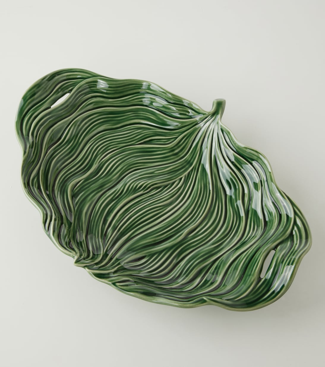 Folhas Banana Leaf ceramic platter | Bordallo Pinheiro