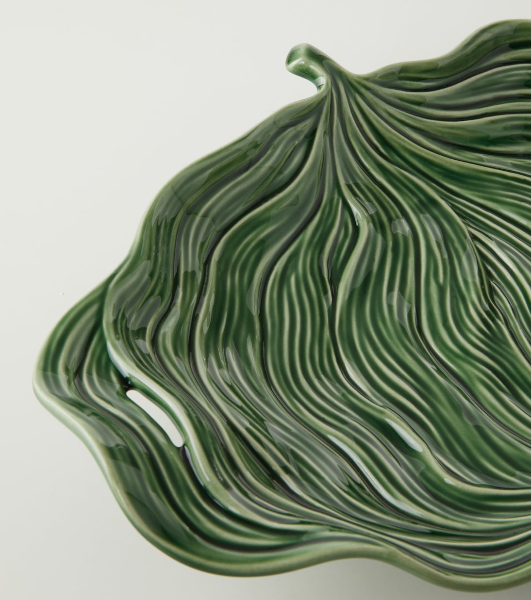 Folhas Banana Leaf ceramic platter | Bordallo Pinheiro