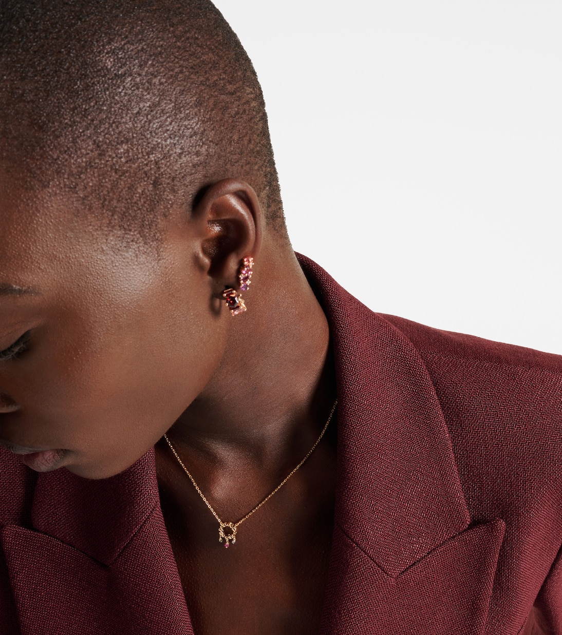 Collana in oro 18kt con zaffiri, design moderno per giovani trendsetter