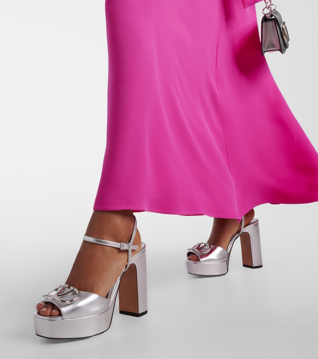 VLogo Signature metallic leather sandals | Valentino Garavani