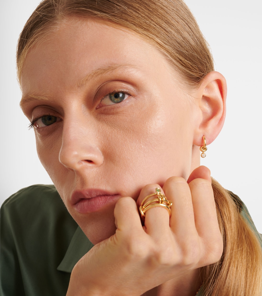 Orecchini a cerchio Zahra Micro in oro 18kt con diamanti | Spinelli Kilcollin