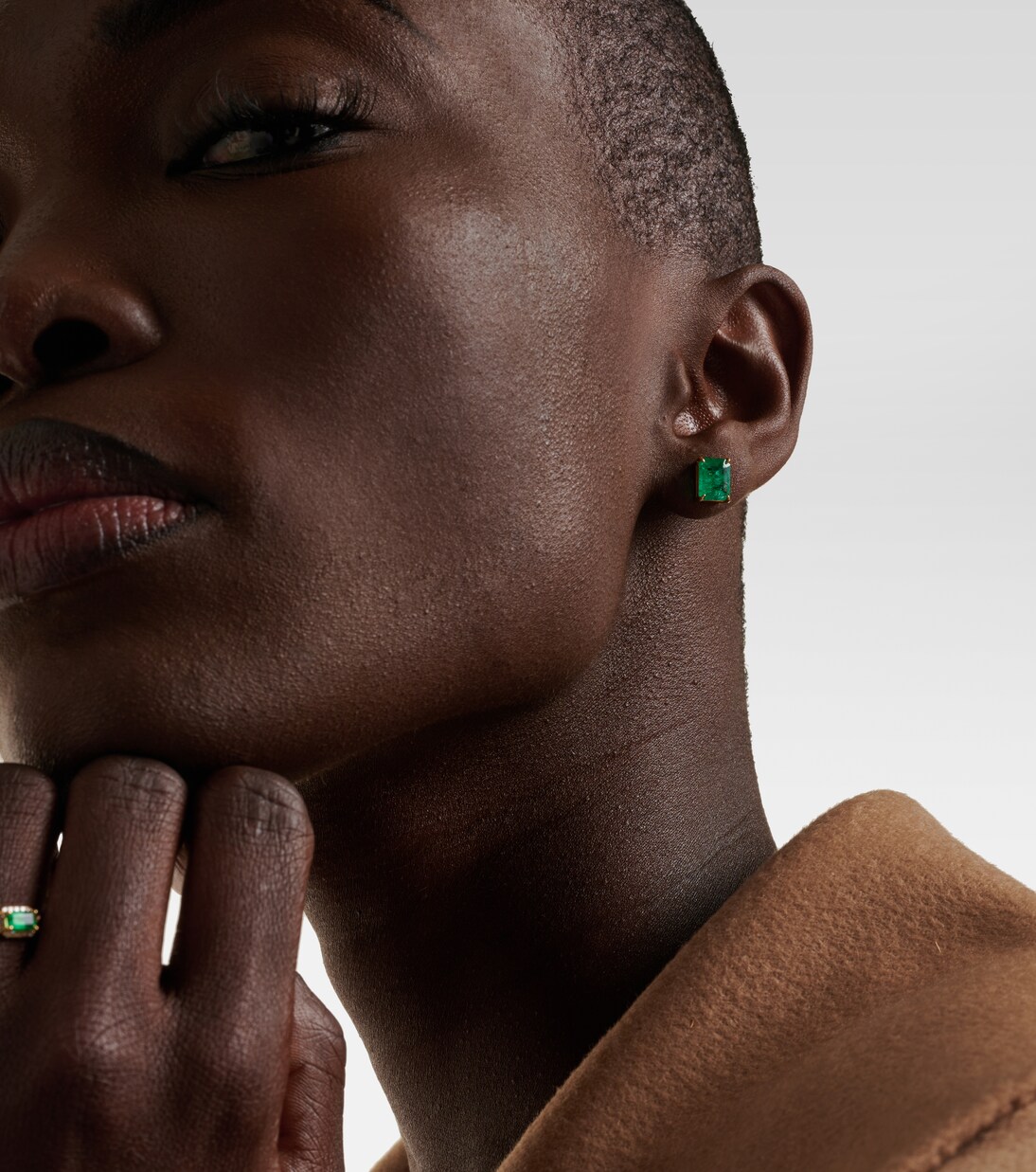 Boucles d’oreilles Colombian en or jaune 18 ct et émeraudes | Shay Jewelry