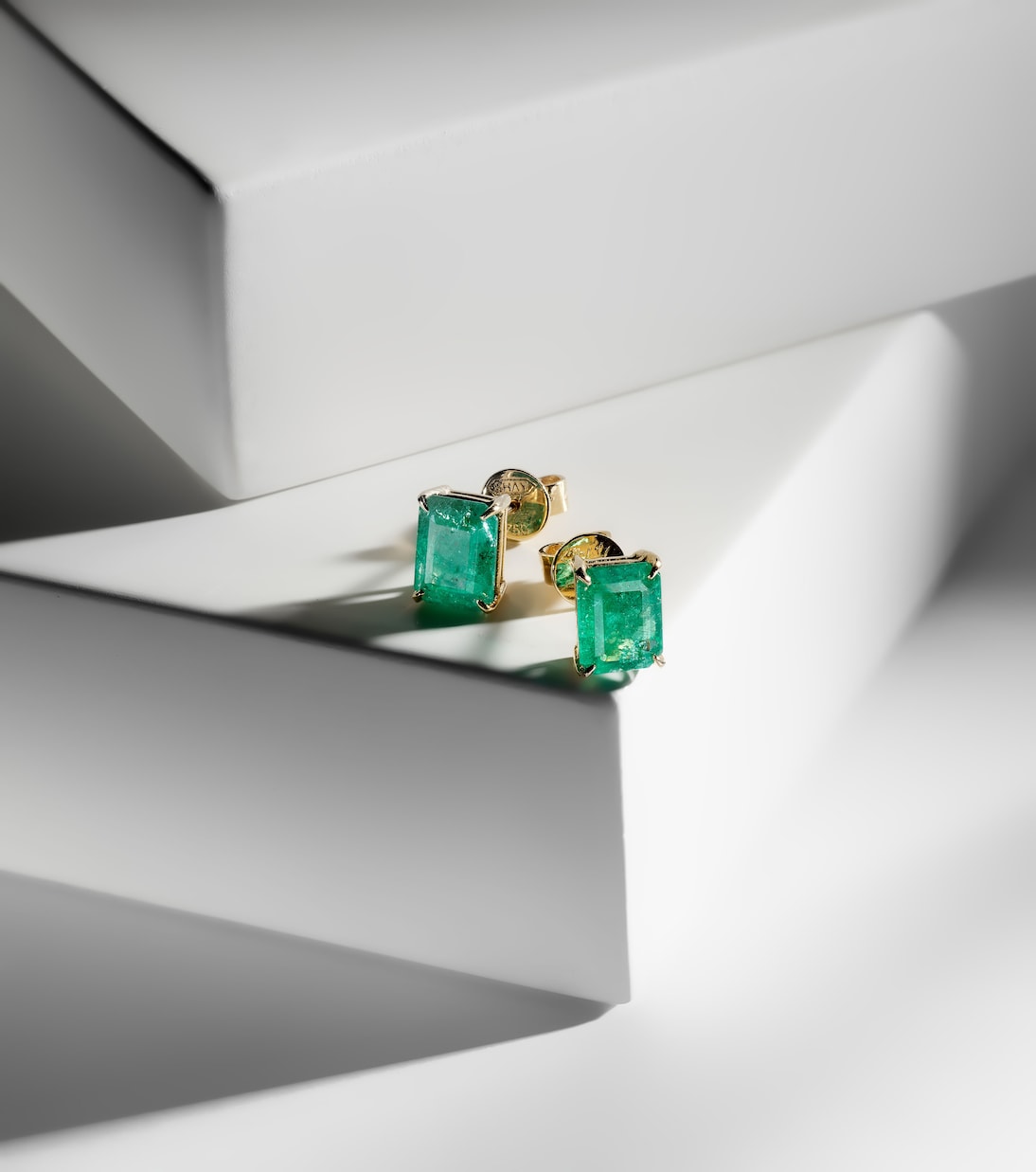 Boucles d’oreilles Colombian en or jaune 18 ct et émeraudes | Shay Jewelry