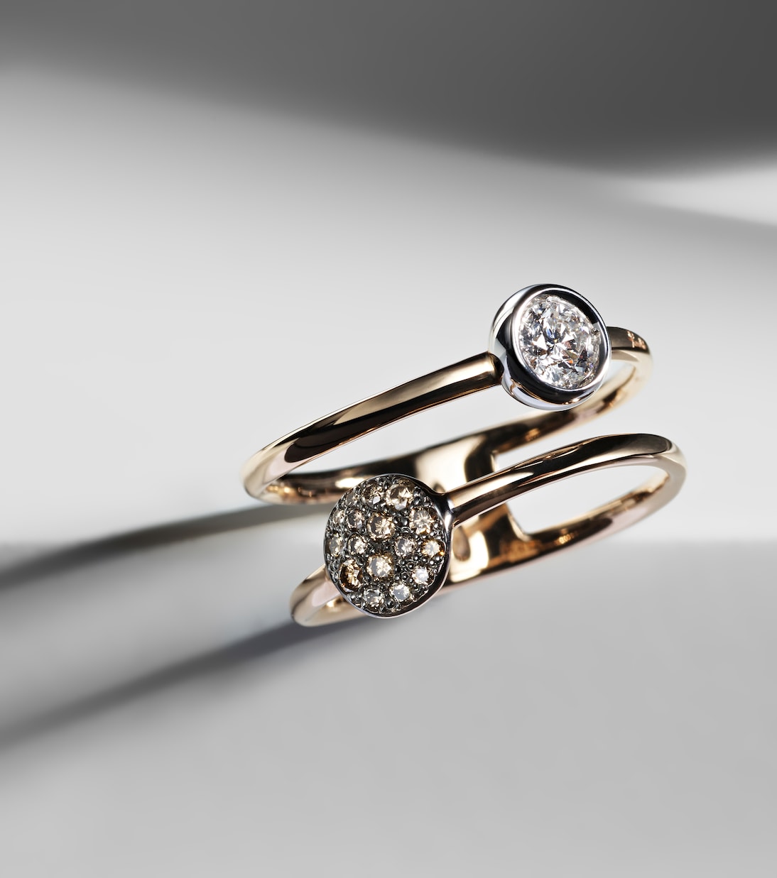 Anello doppio in oro 18kt Sabbia con diamanti - Eleganza giovanile Pomellato