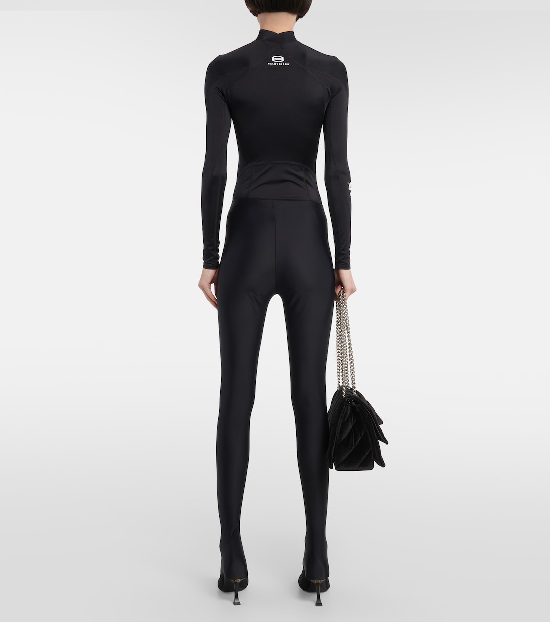 Pantalones Balenciaga Hourglass: Estilo Joven y Moderno