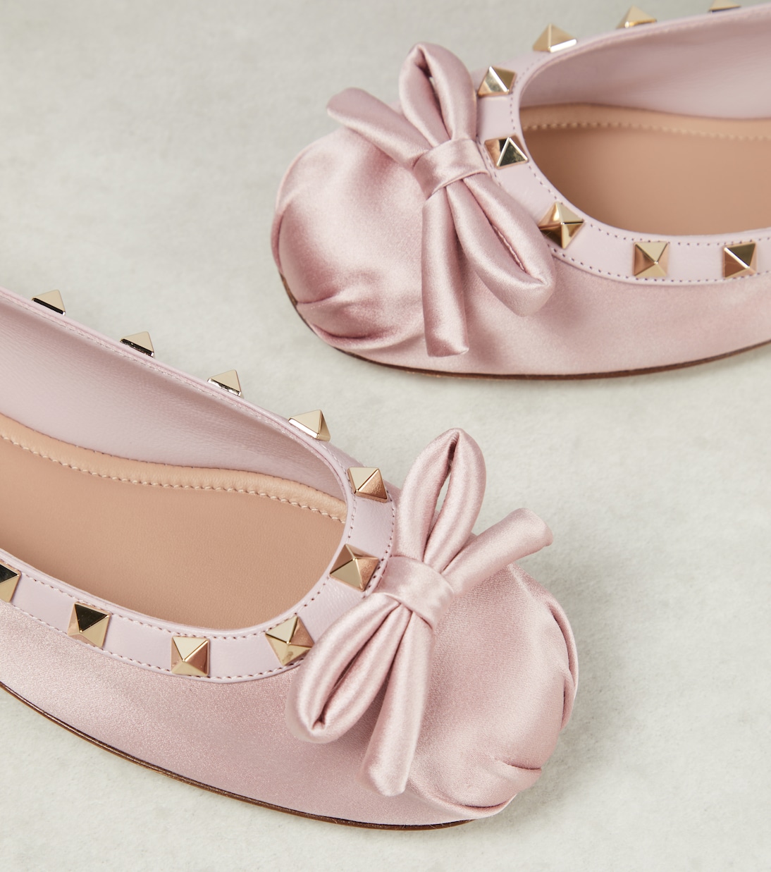 Ballerinas Rockstud aus Satin  | Valentino Garavani