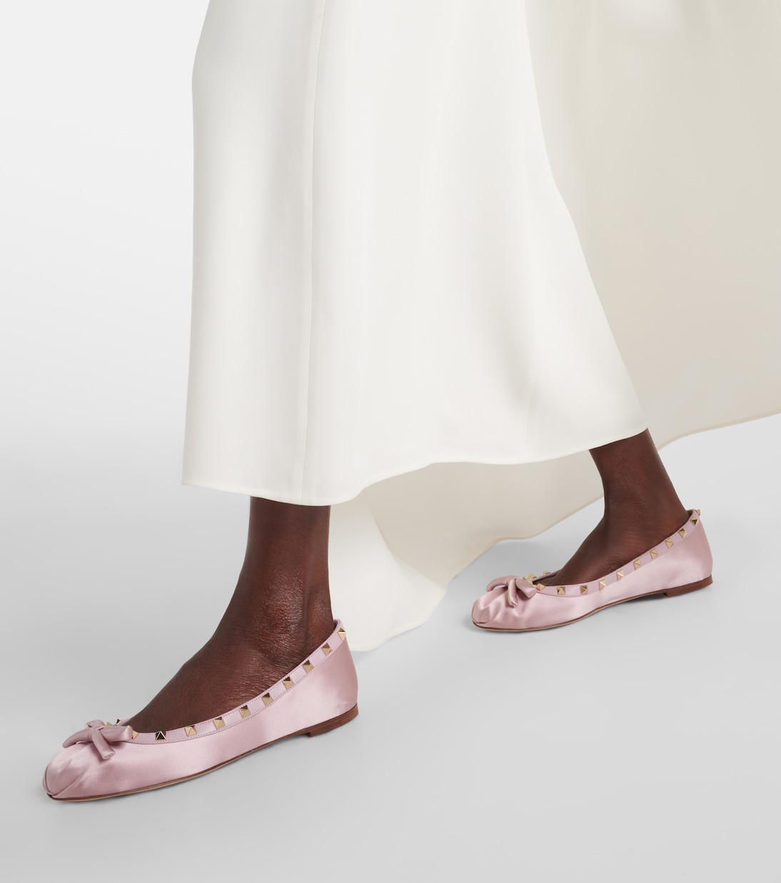 Ballerinas Rockstud aus Satin  | Valentino Garavani