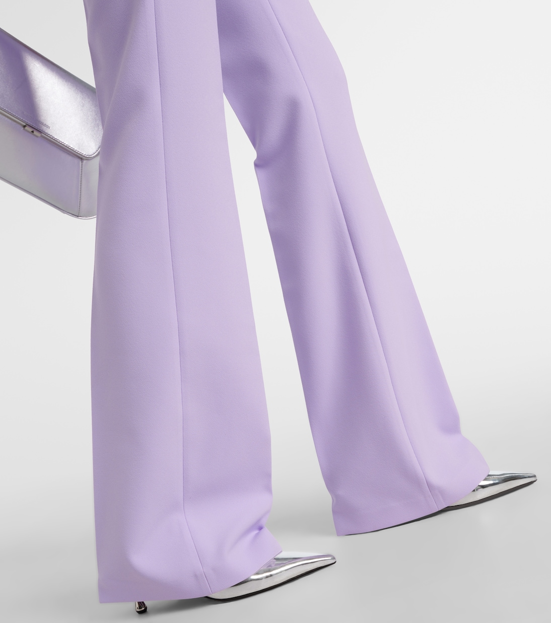 Pantalones flared Alexa de crepé | Safiyaa