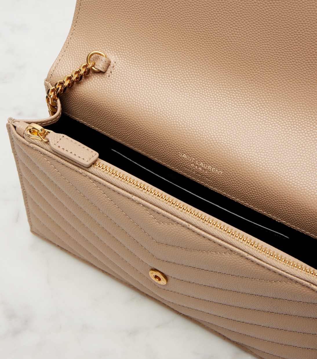 Portemonnaie mit Kettenriemen Cassandre Envelope | Saint Laurent
