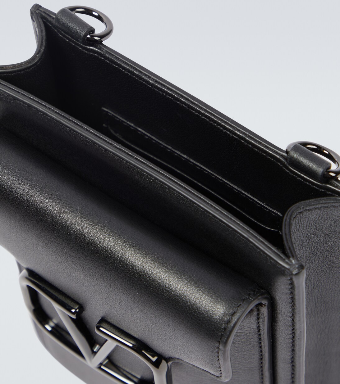 Pochette VLogo en cuir | Valentino Garavani