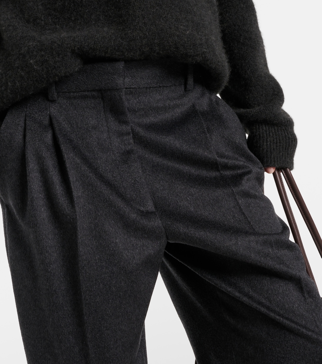 Pantaloni regular Richelle in cashmere  | The Row