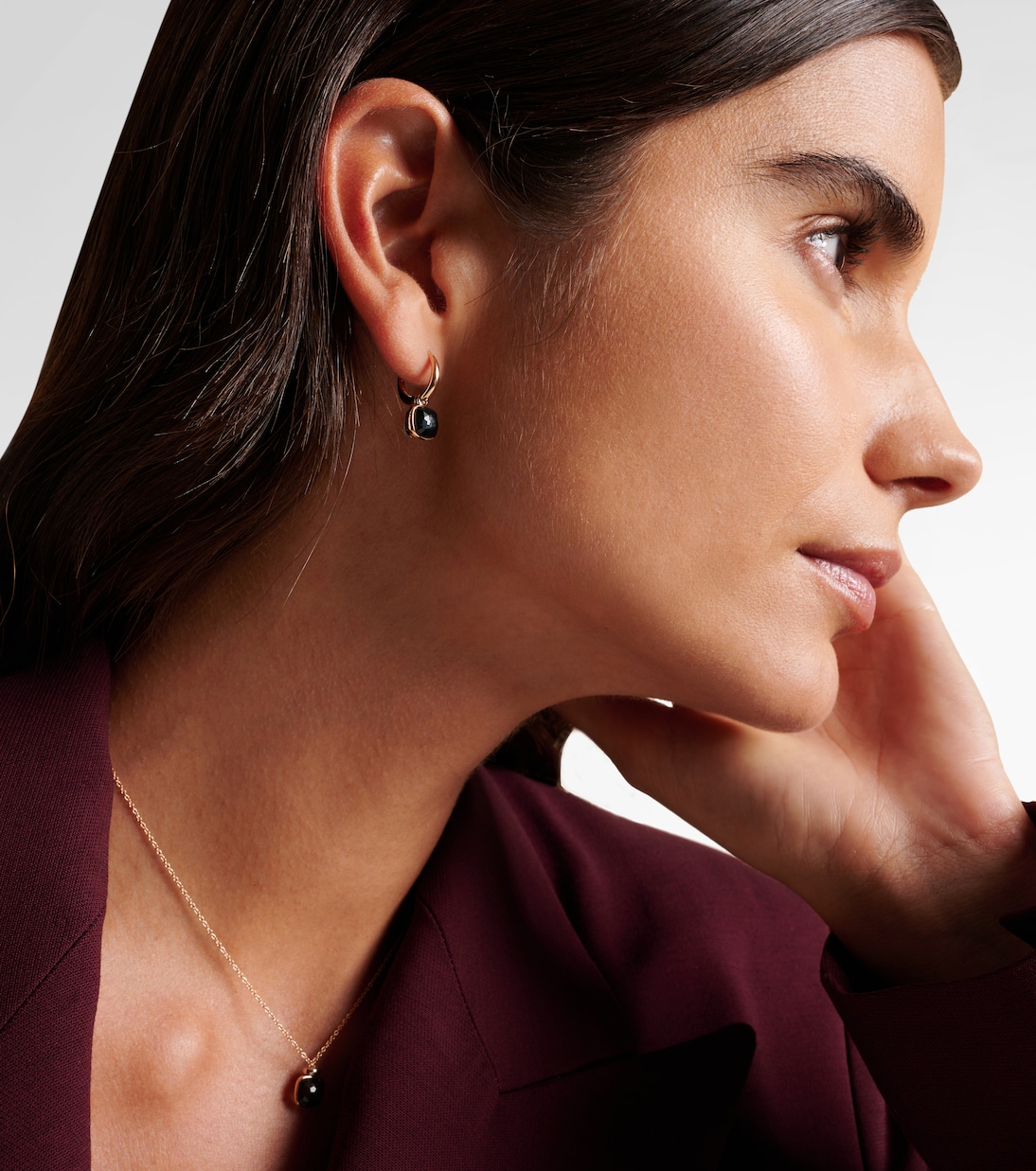 Boucles d'oreilles Nudo Mini en or rose 18 ct et topazes | Pomellato
