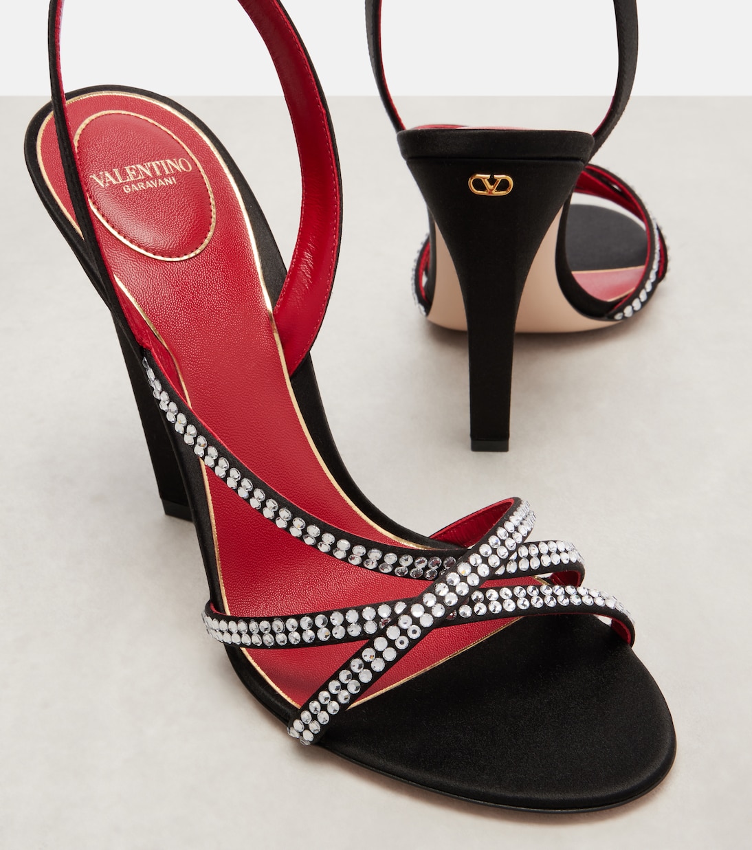 Sandali Dans Le Foyer 105 in raso  | Valentino Garavani