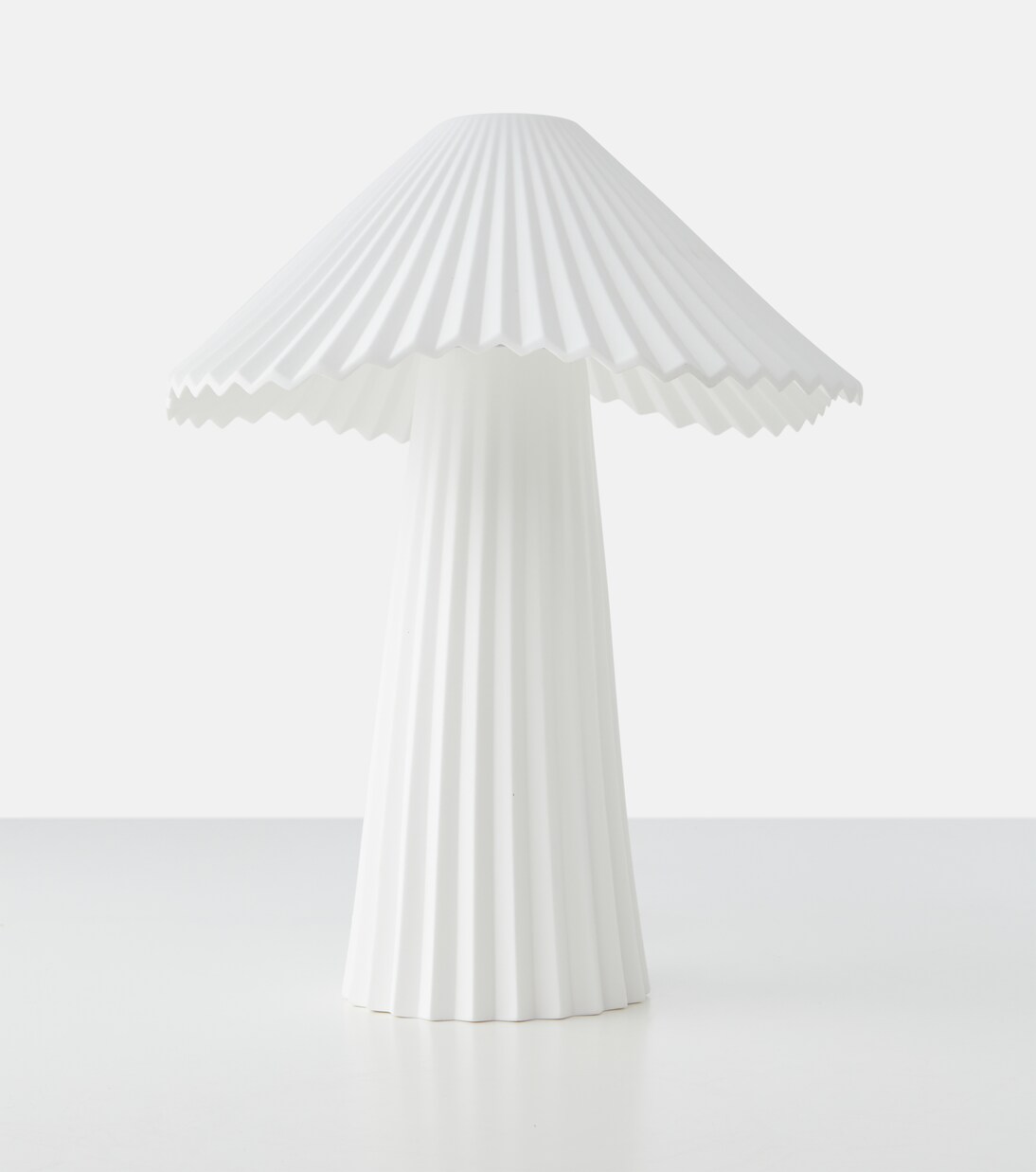 Uala table lamp by Sebastian Herkner | Serax