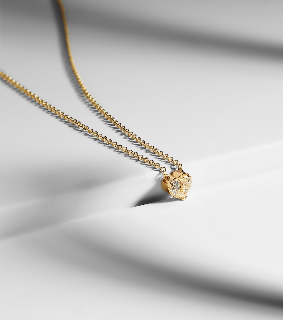 Collana in oro 18kt con diamanti 