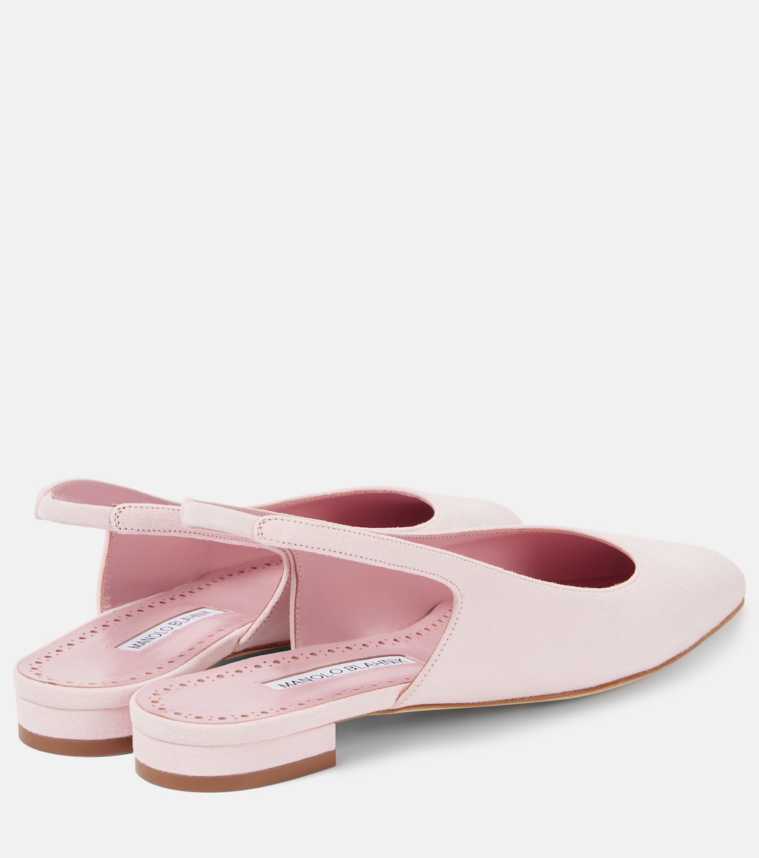 Scarpe basse con cinturino Manolo Blahnik Sawra 10 in suede per un look giovane e chic