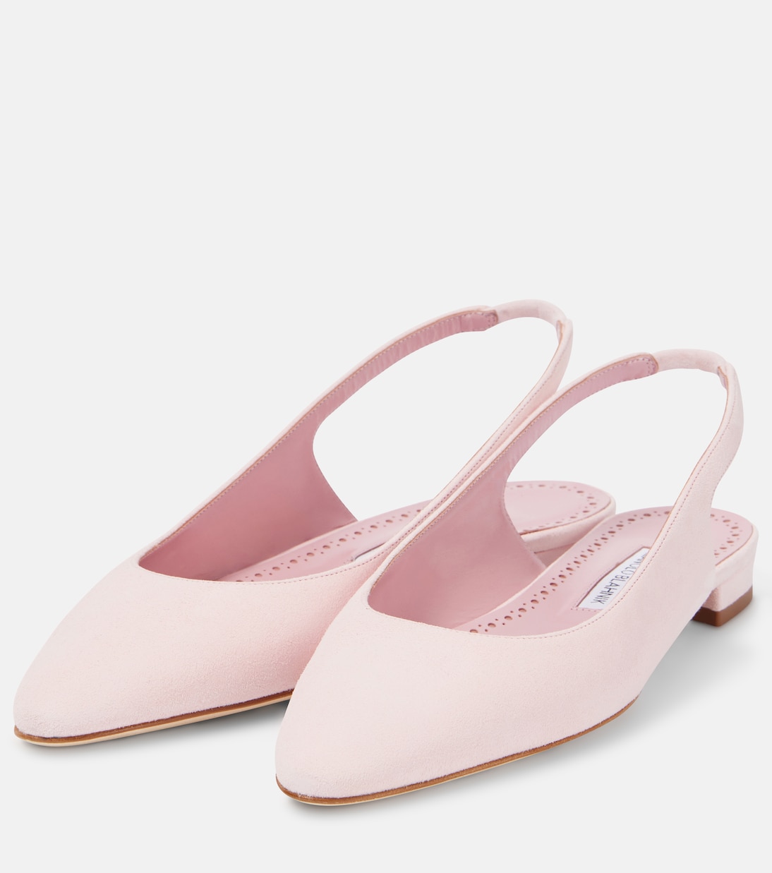 Scarpe basse con cinturino Manolo Blahnik Sawra 10 in suede per un look giovane e chic