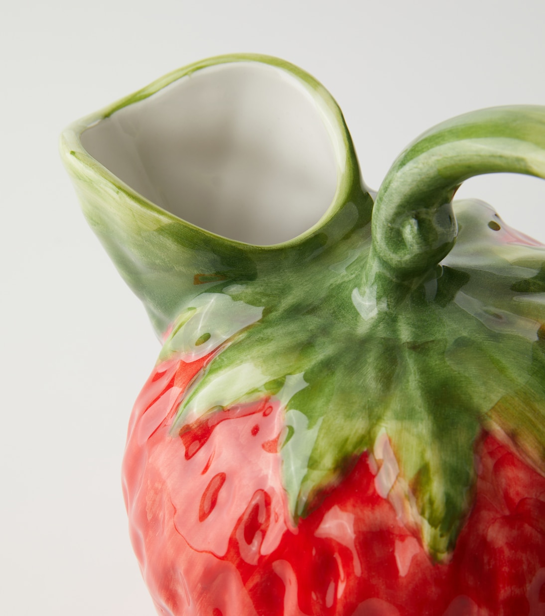 Strawberry jug | Les-Ottomans