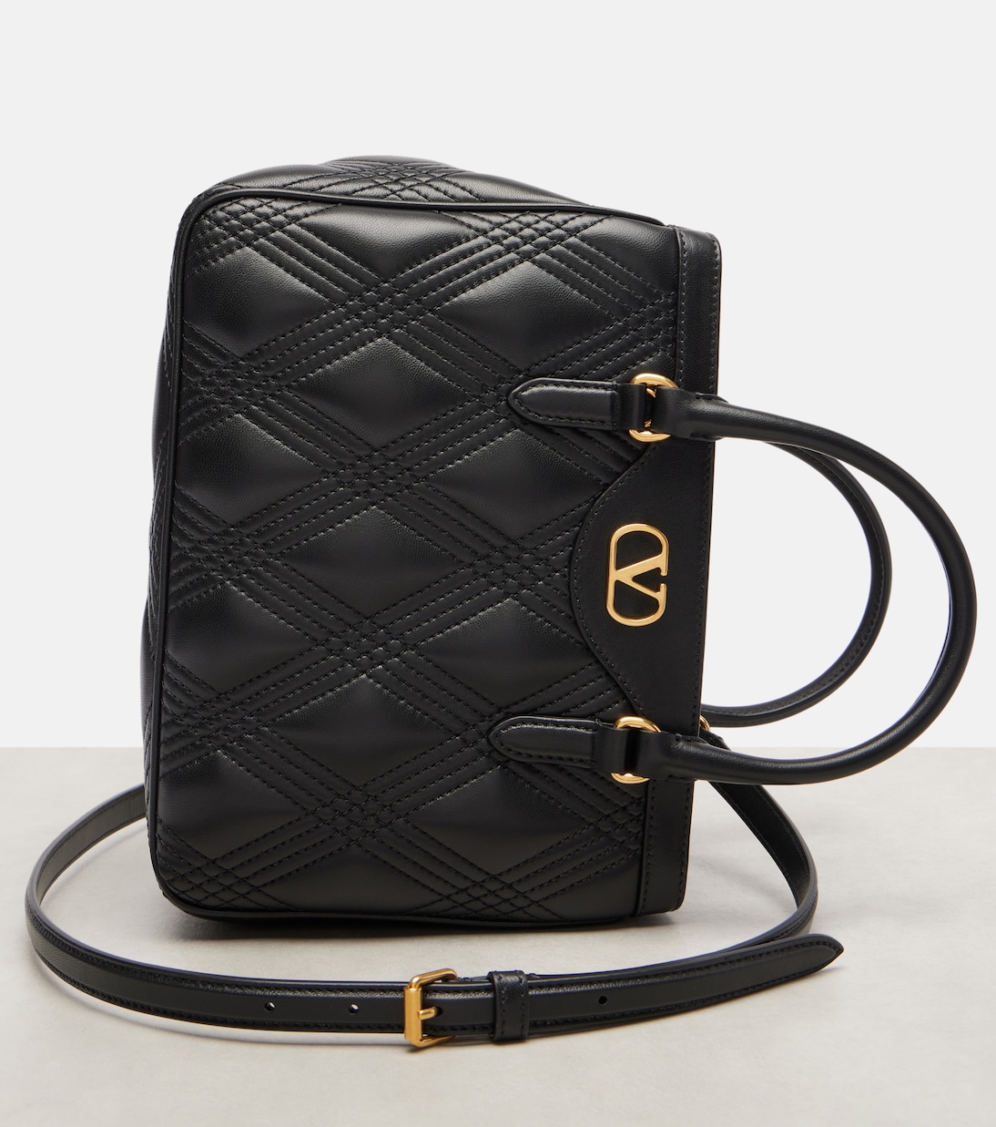 Tote Quiltie 67 Small aus Leder | Valentino Garavani