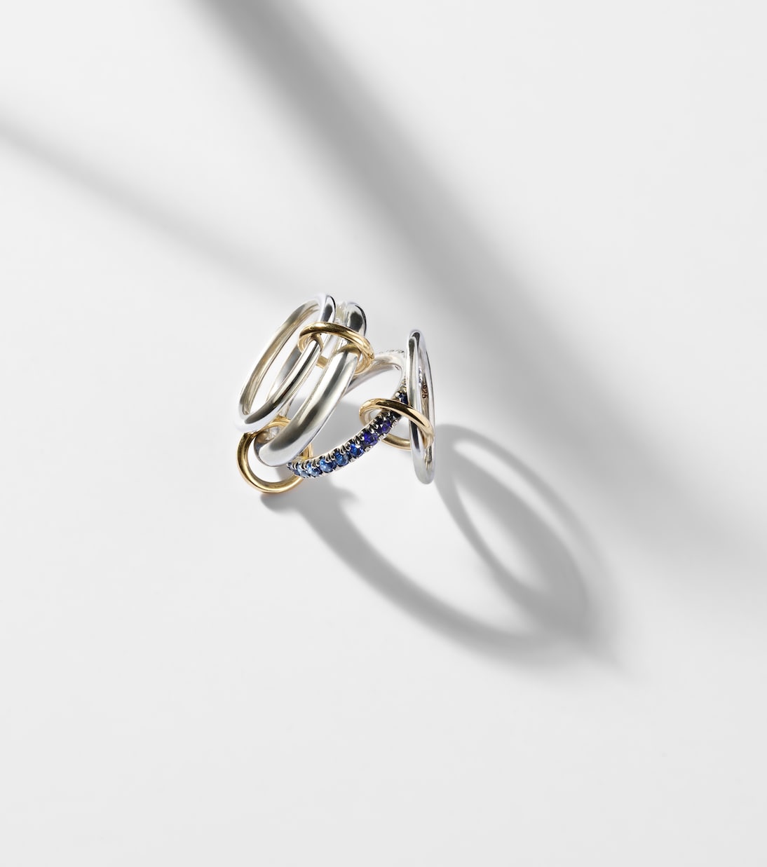 Anello Janssen SG in oro 18kt e argento sterling con zaffiri | Spinelli Kilcollin