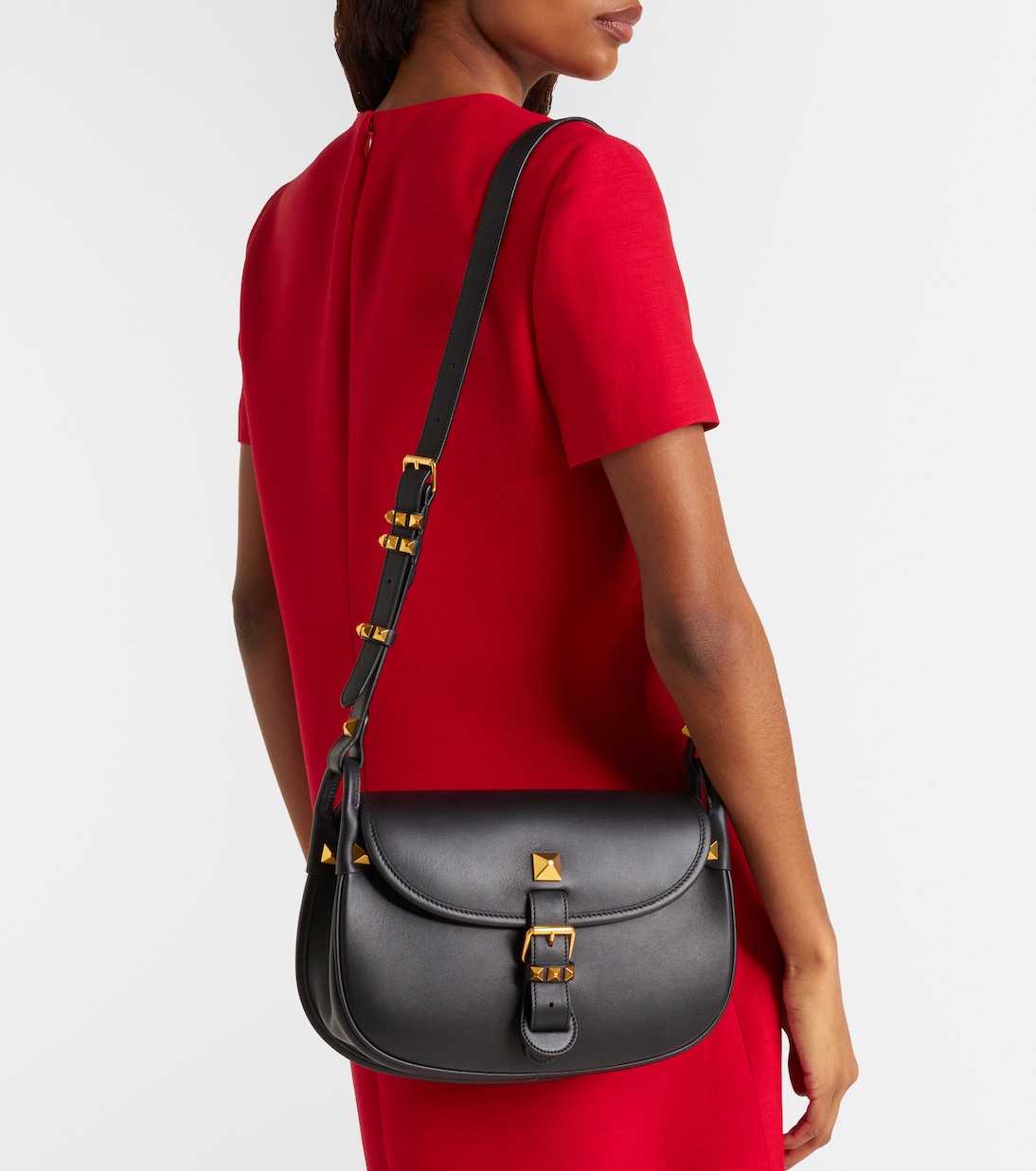 Flaneuse Rockstud Medium leather crossbody bag | Valentino Garavani