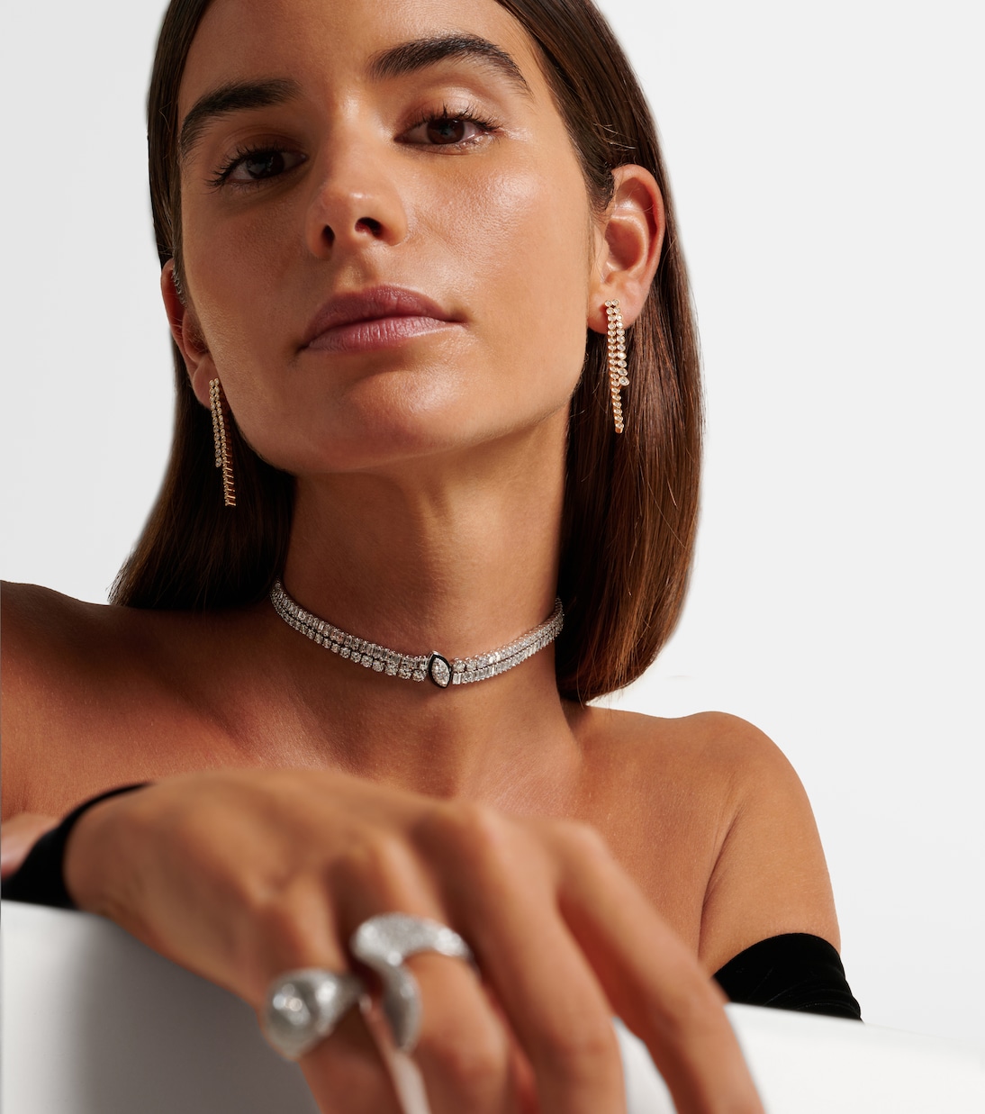 Choker in oro bianco 18kt e smalto con diamanti | Kamyen