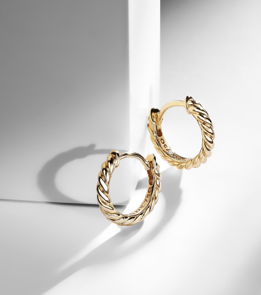 Orecchini Sculpted Cable Micro in oro 18kt | David Yurman