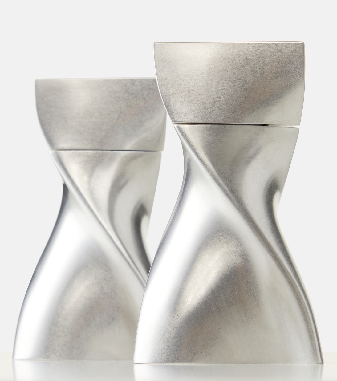 Metallic salt and pepper grinders | Zaha Hadid Design