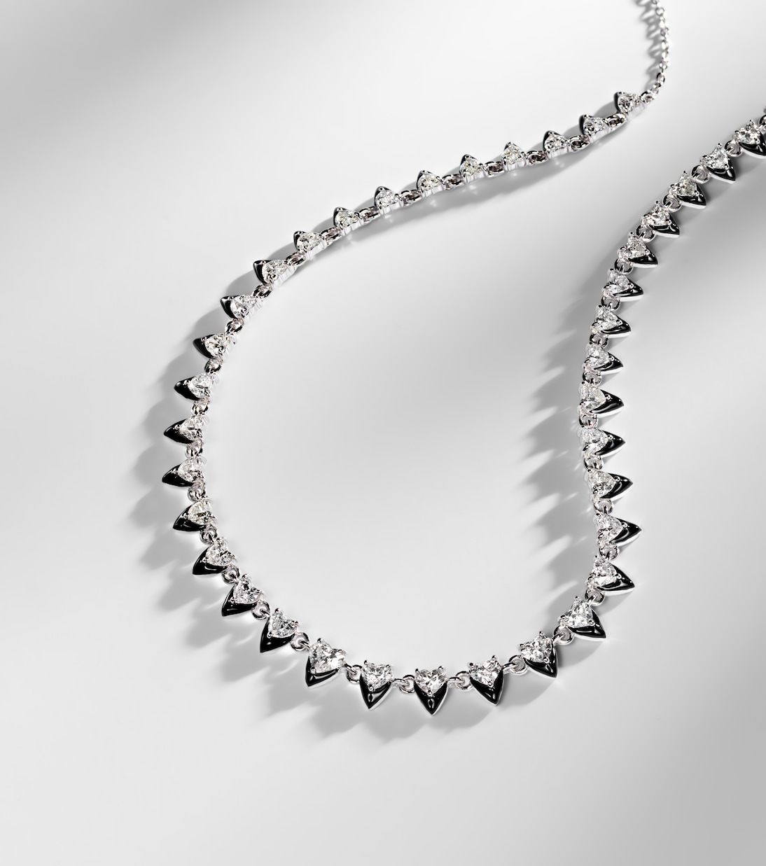 Heart 18kt white gold and enamel choker with diamonds | Kamyen