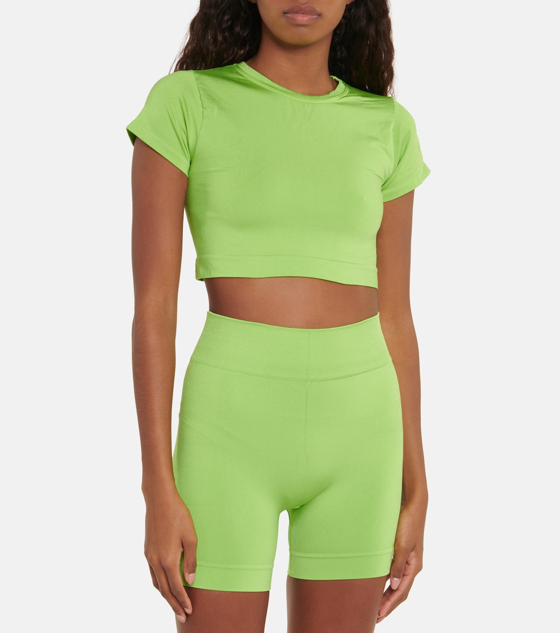 Set de crop top Mindful y shorts Composed | Prism²