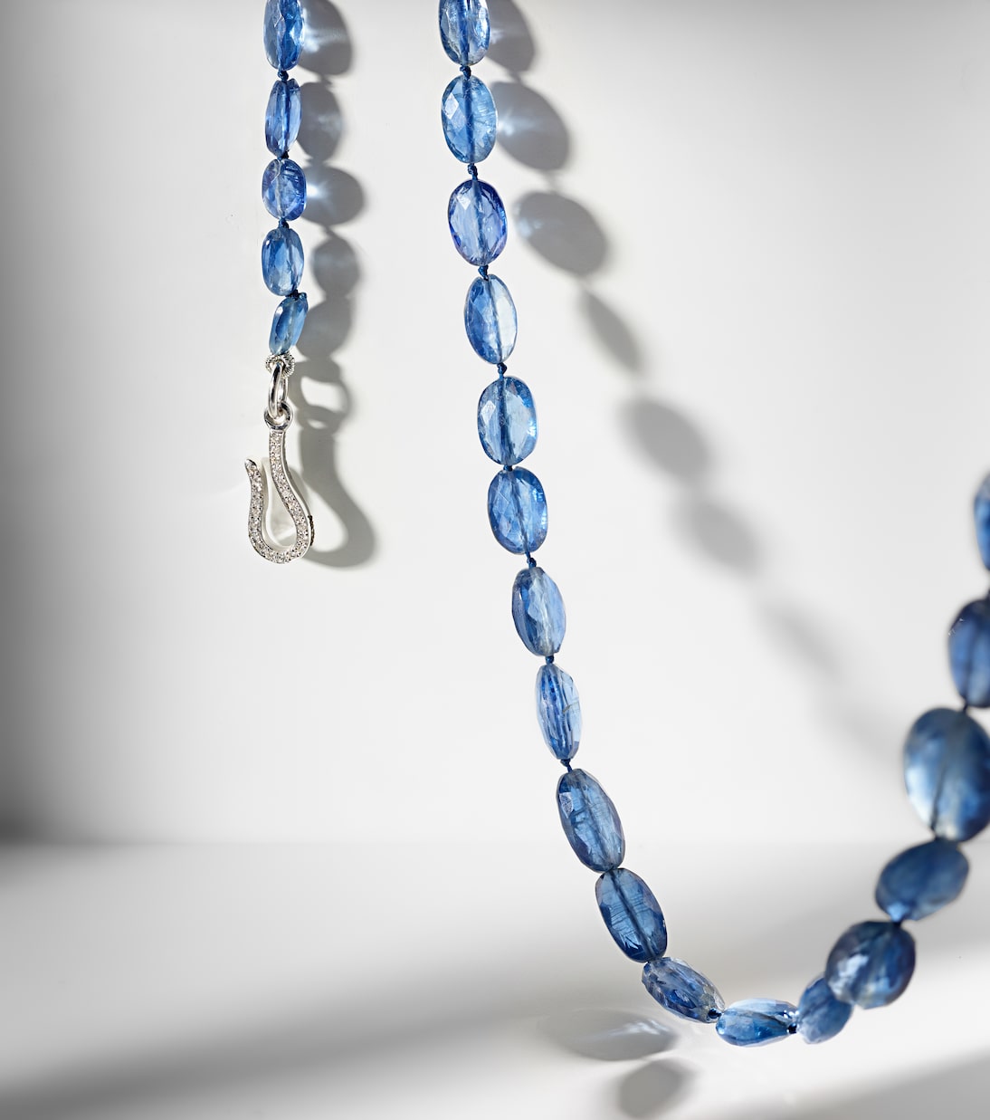 Collier en or blanc 18 ct, perles et diamants | Ileana Makri