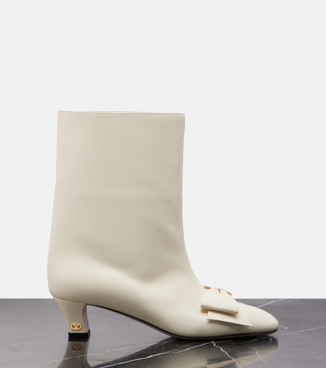 Bowow 45 leather ankle boots | Valentino Garavani