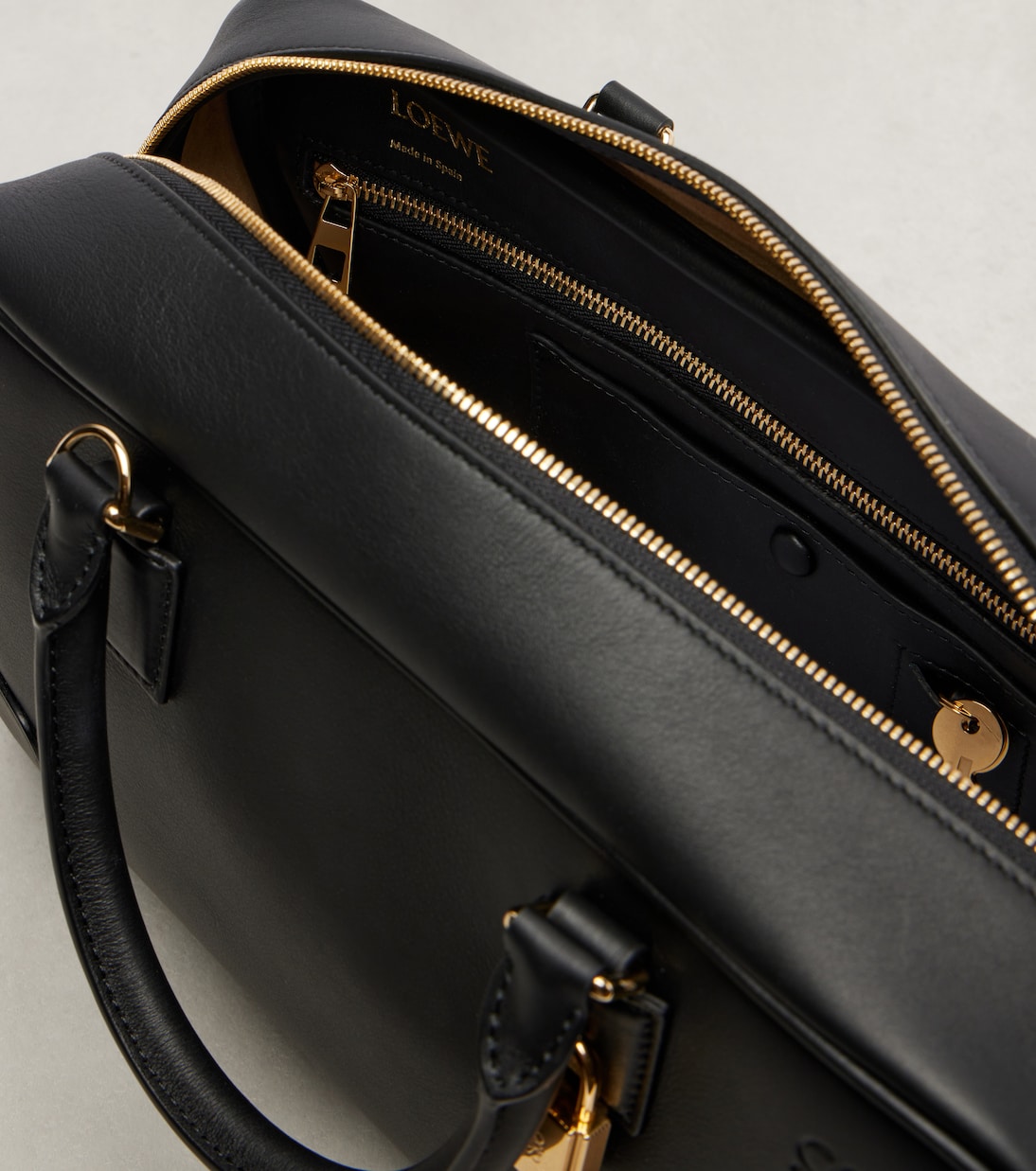 Amazona 28 leather tote bag | Loewe