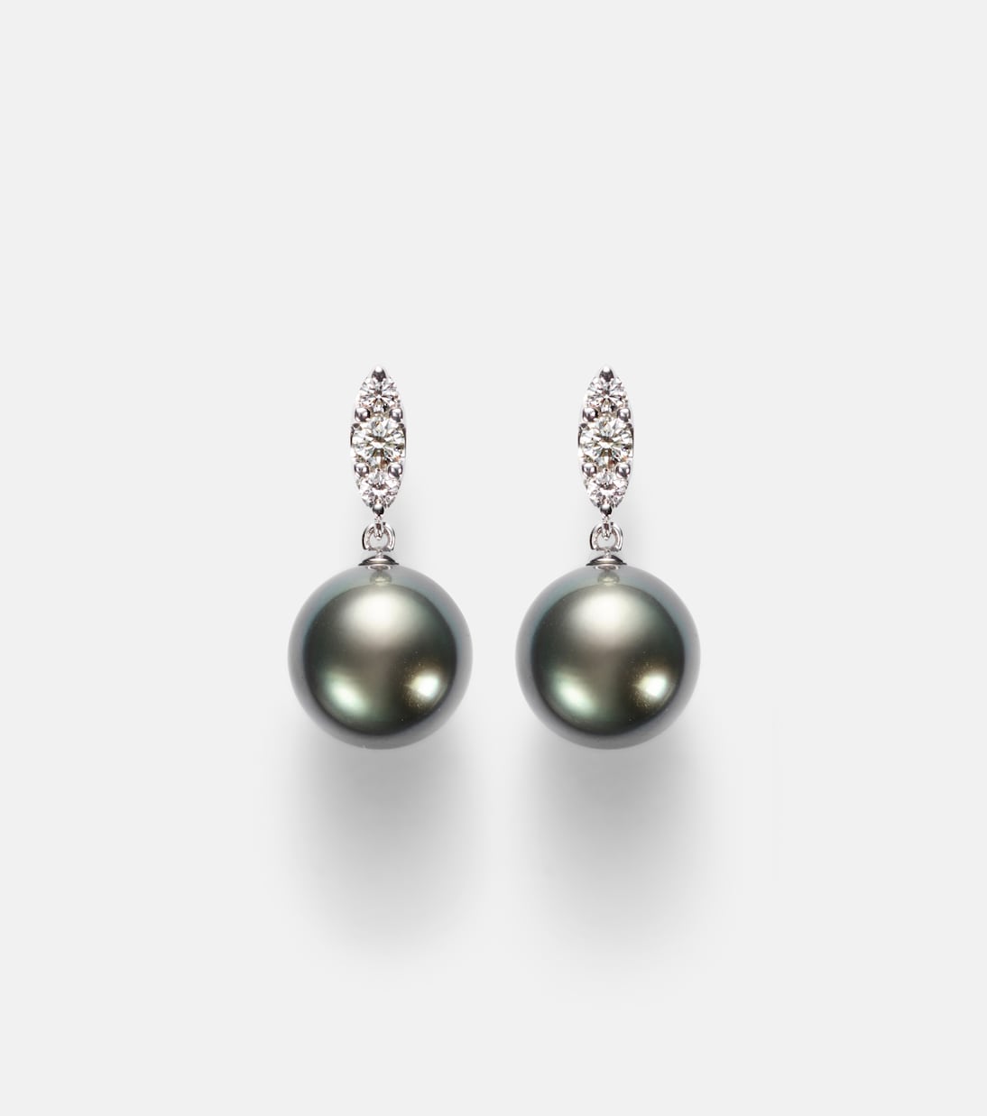18kt white gold drop earrings with pearls and diamonds | Mikimoto