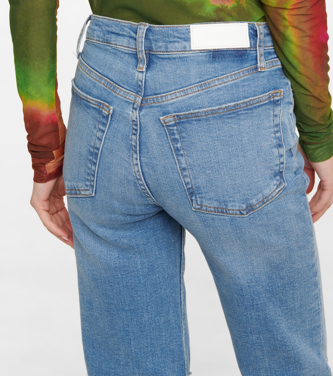 Jeans cropped de tiro alto desgastados | Re/Done