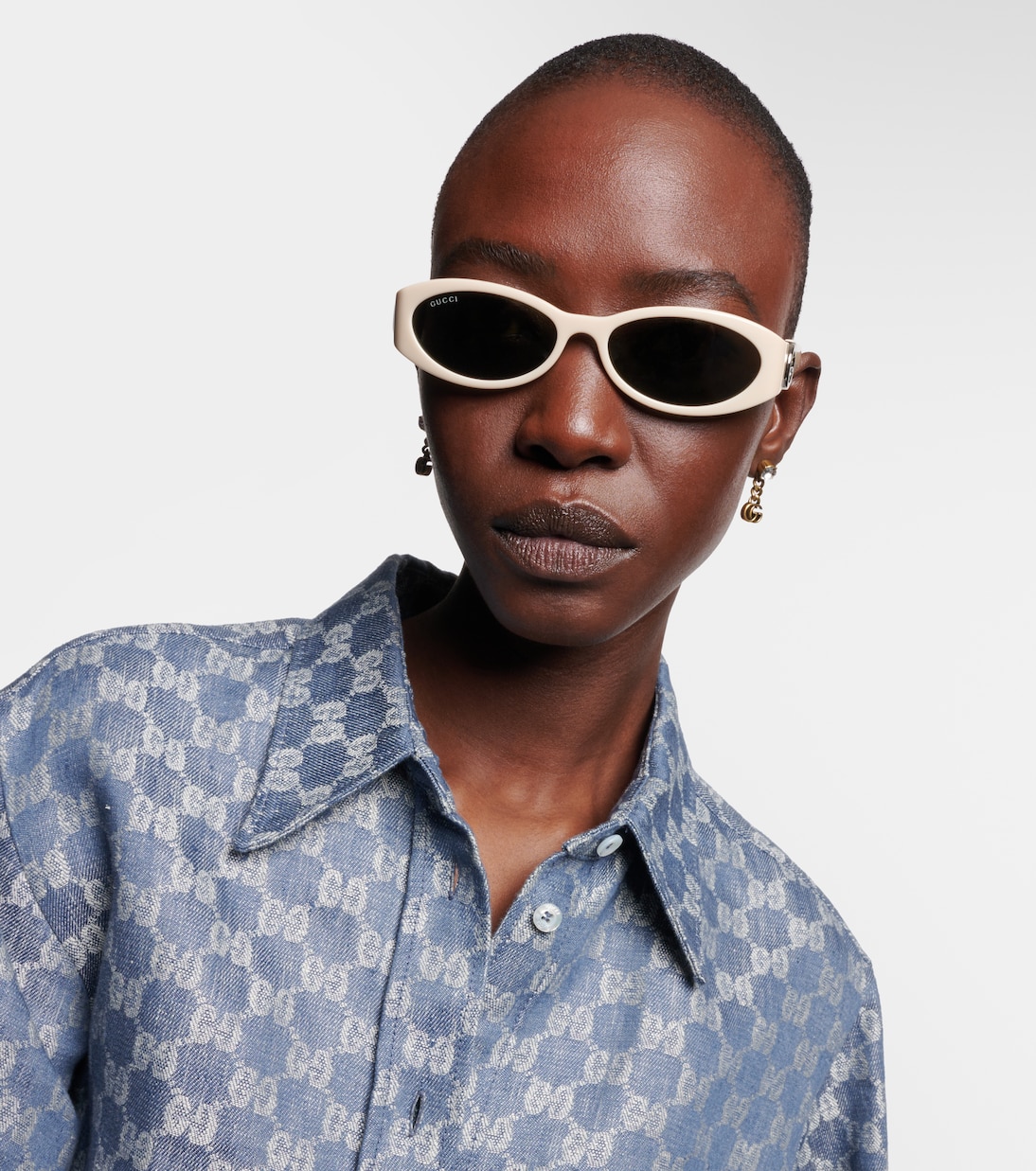 Occhiali da sole ovali GUCCI GG per uno stile giovane e audace