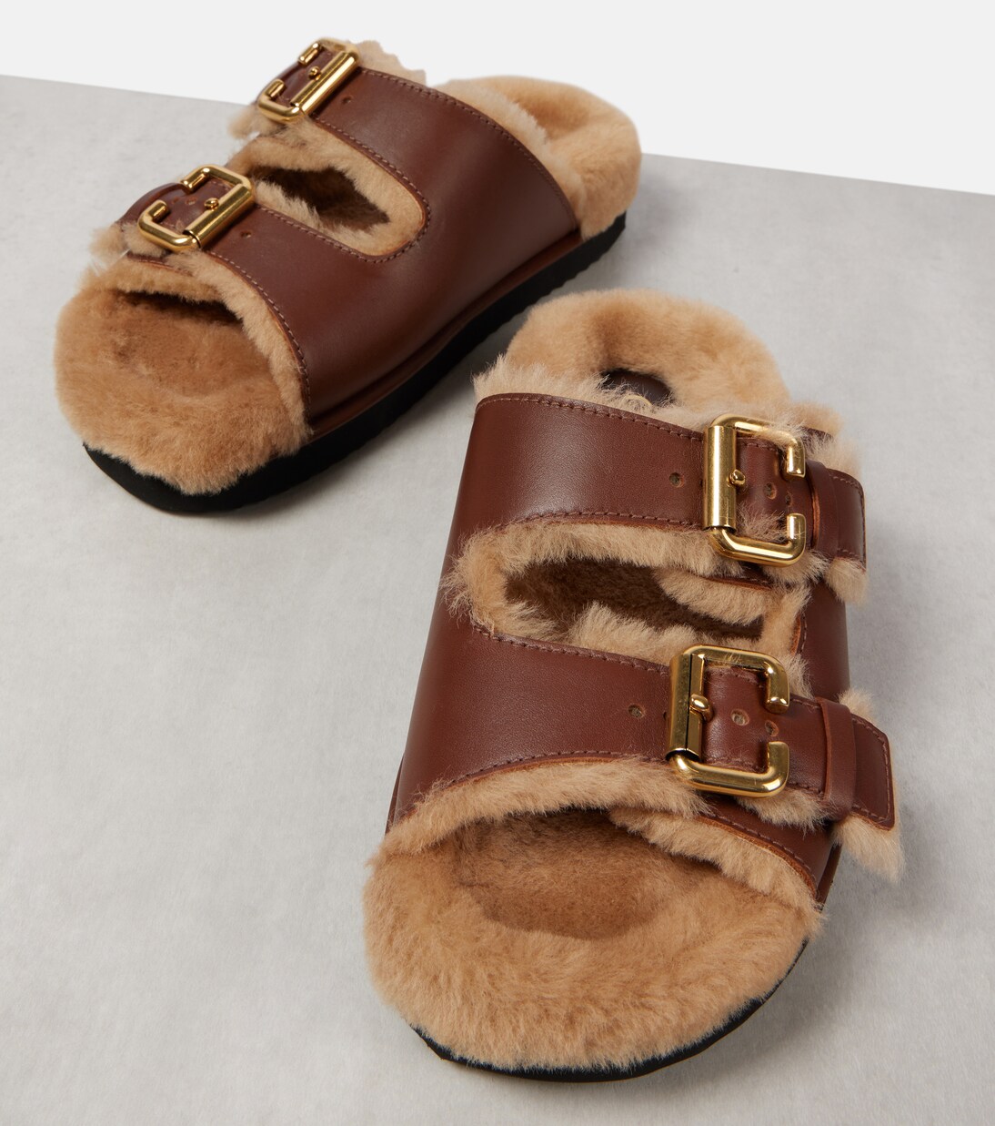 Sandalen Nil aus Leder mit Shearling | Chloé
