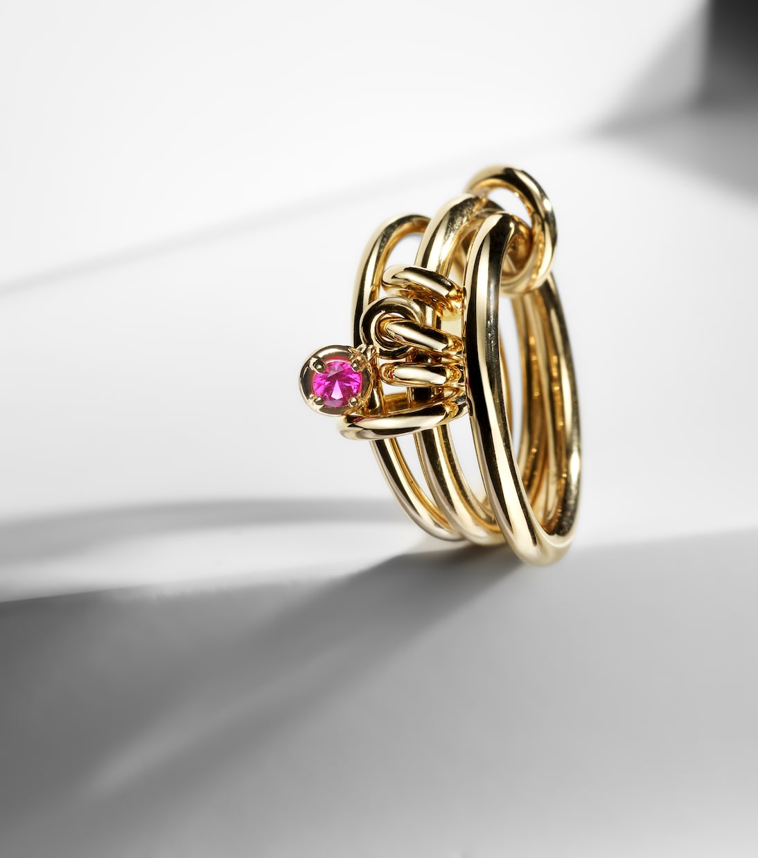 Bagues Piera en or 18 ct et saphir | Spinelli Kilcollin