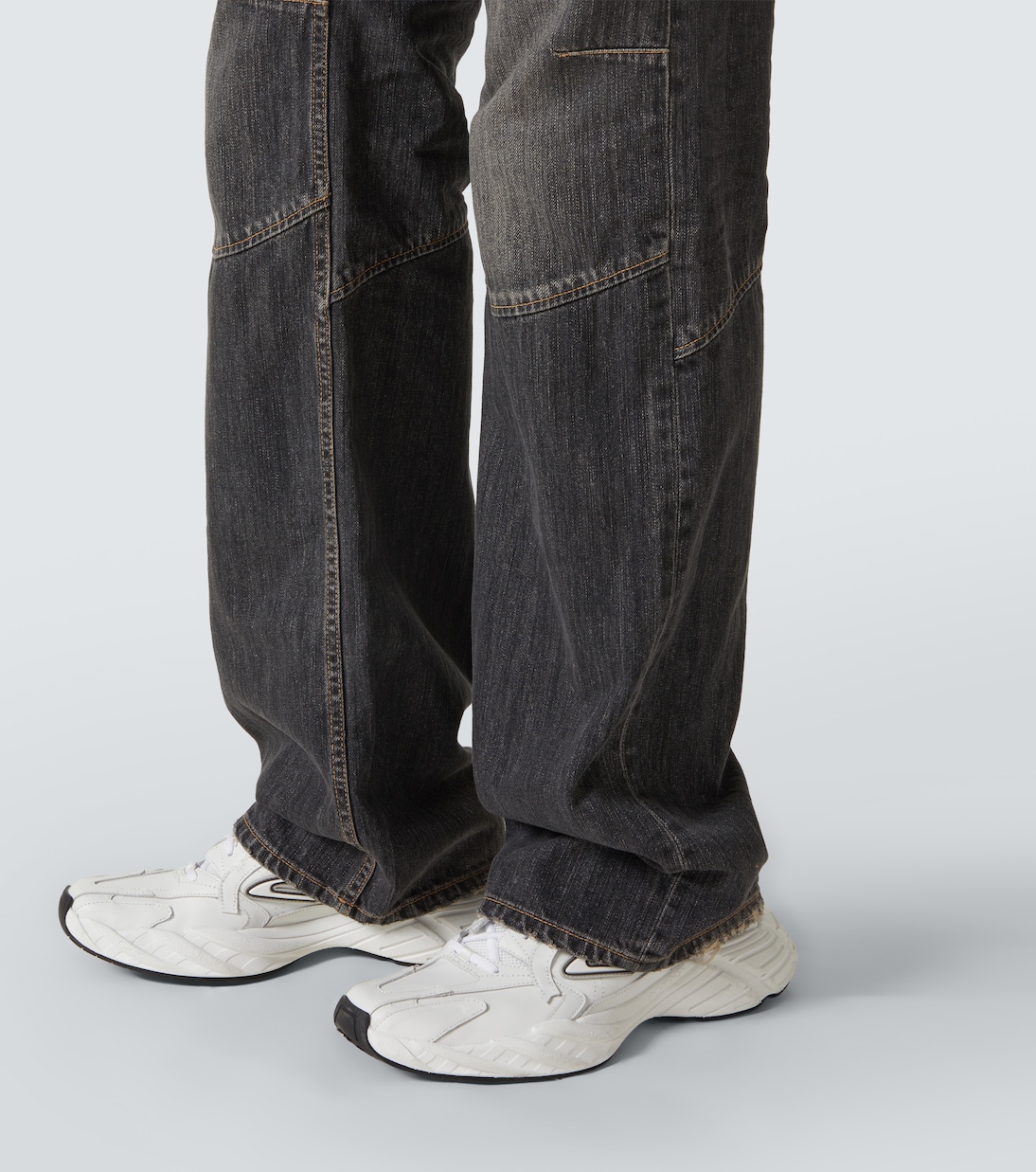Distressed low-rise wide-leg jeans | Balenciaga