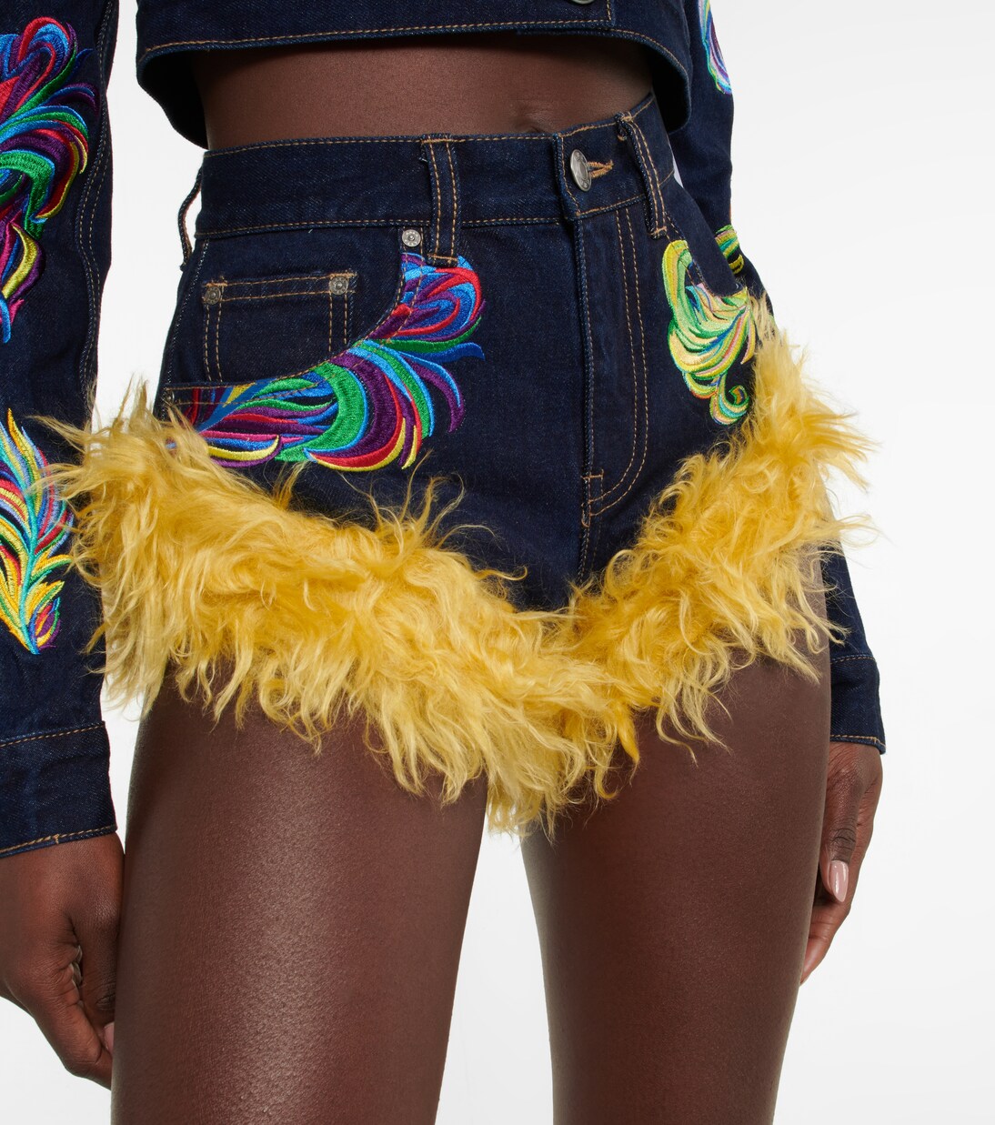 Shorts bordados con ribete de mohair | Area