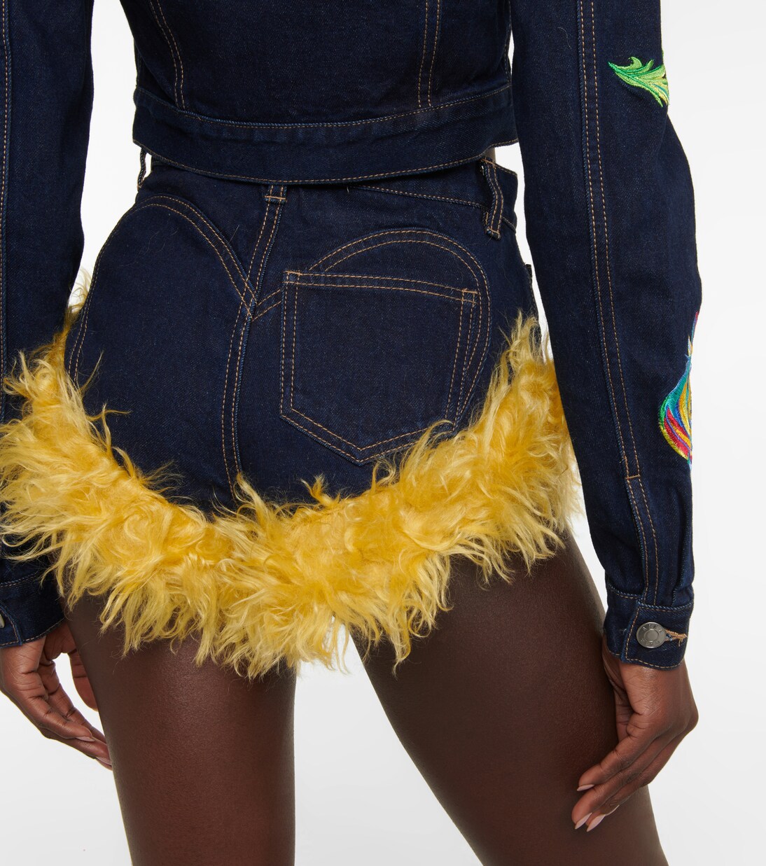 Shorts bordados con ribete de mohair | Area