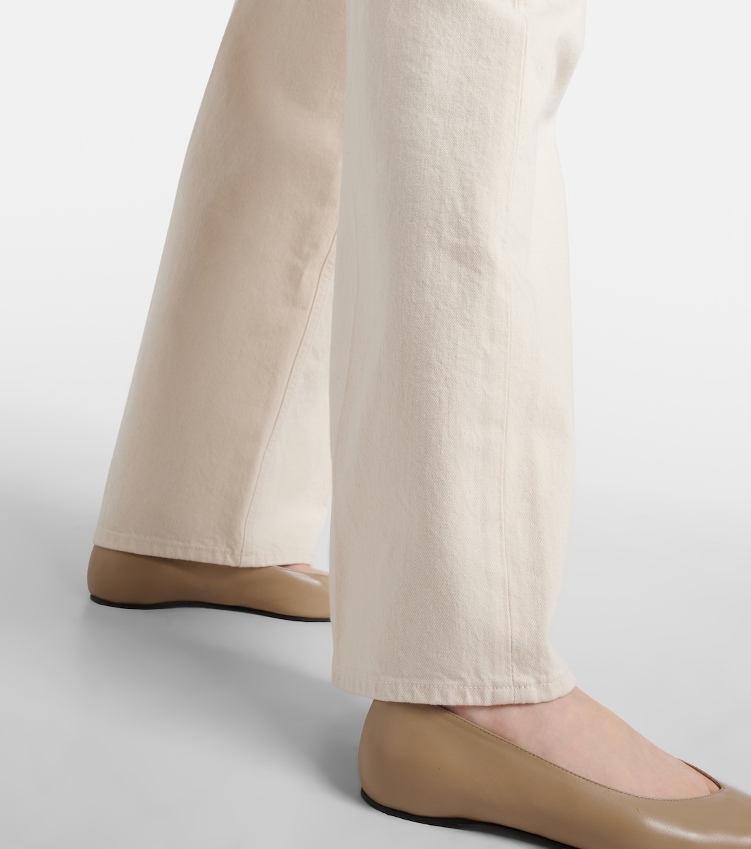 Jeans a gamba larga e vita alta | Toteme