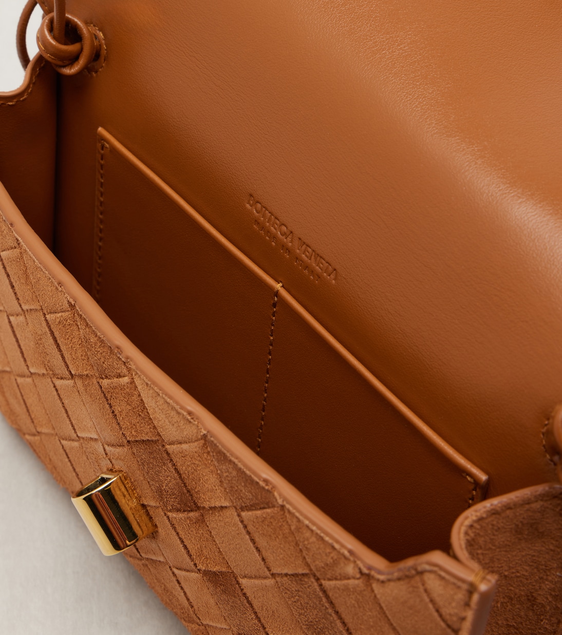Bolso cruzado Andiamo Mini de ante Intrecciato | Bottega Veneta