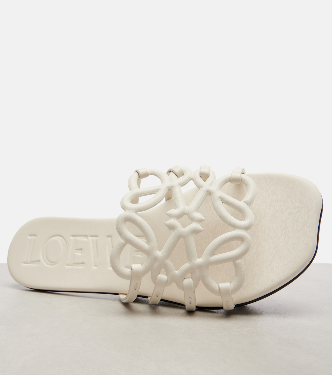 Pantoletten Petal Anagram aus Leder | Loewe